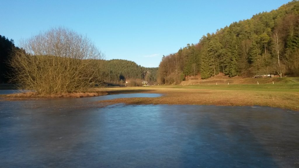 Eisfläche im Rabenecker Tal