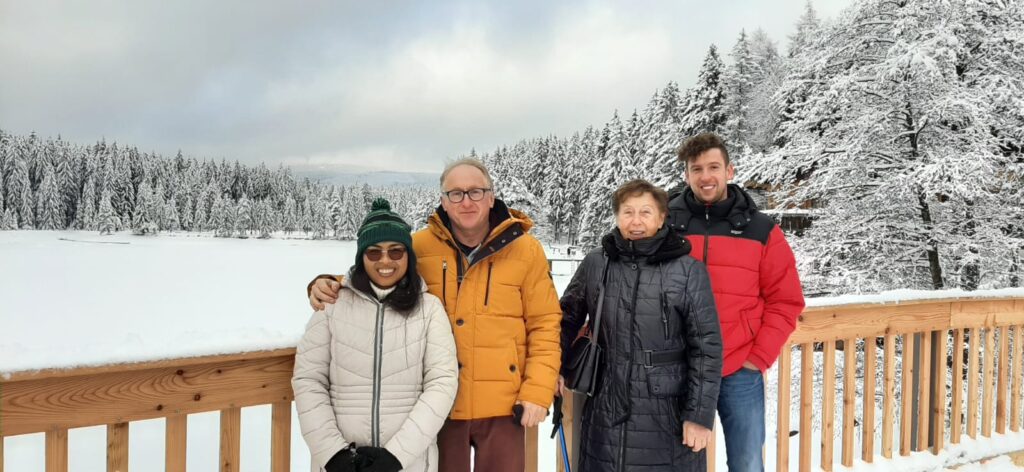 Ein gesundes neues Jahr 2022 wünscht Familie Krems und Team