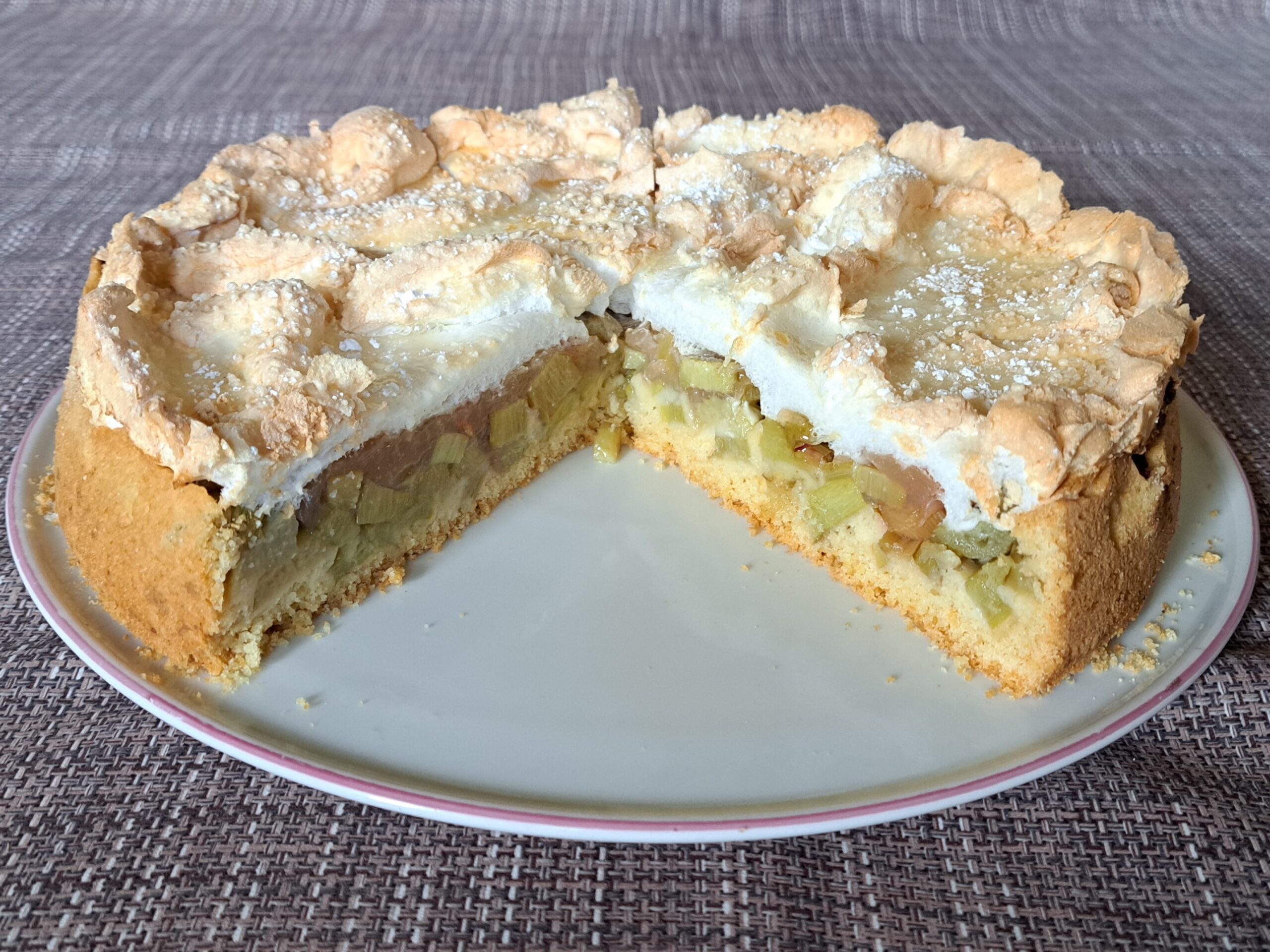 Rhabarberkuchen-Baiser Rhabarber mit Baiser